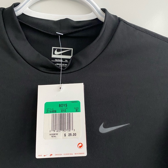 Nike Boys Sports Apparel - Picture 4 of 7